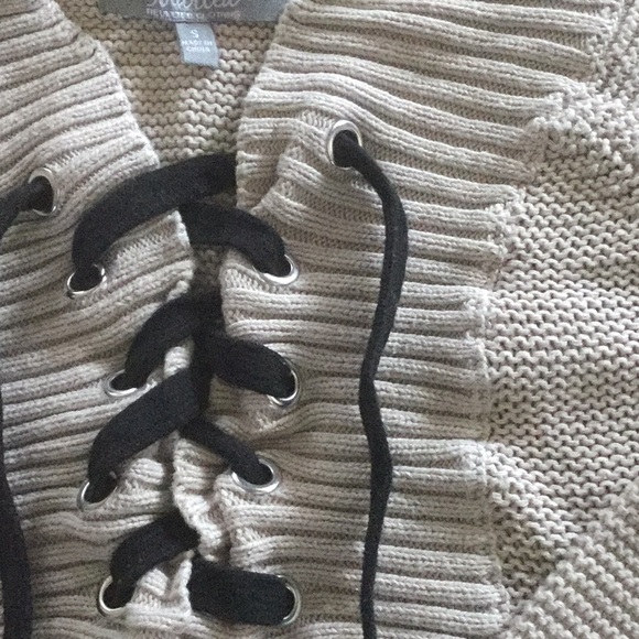 Sweater - Picture 3 of 4